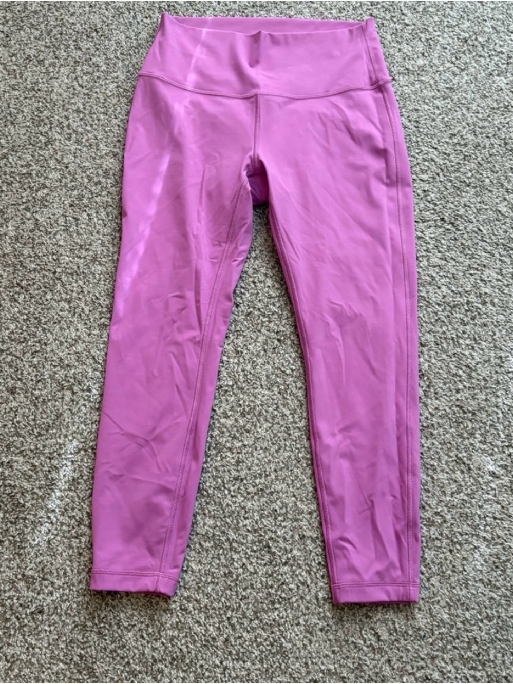 25” size 10 Wunder Under Magenta Glow Lululemon Legging